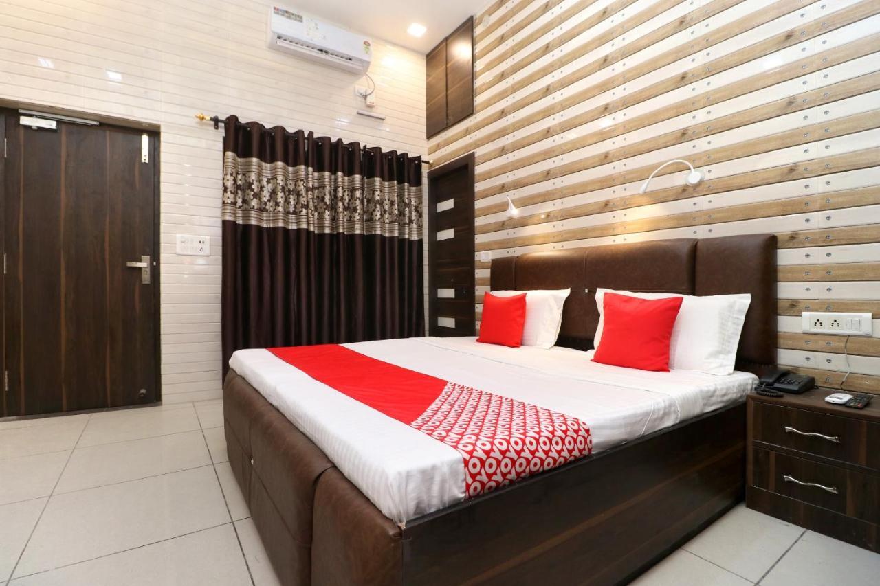 OYO Flagship 18478 Hotel Max Jalandhar Exterior foto